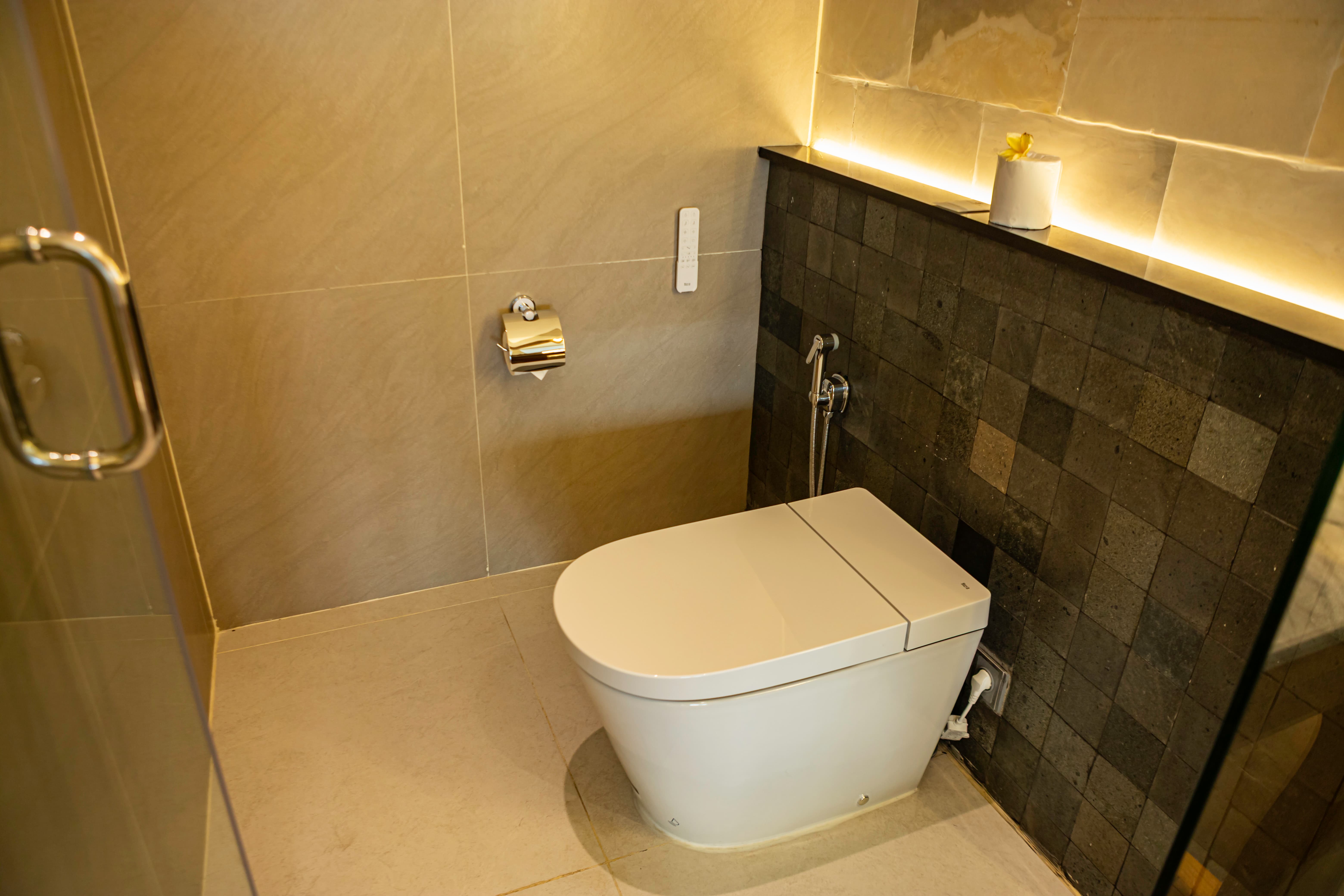 deluxe suite room in Ubud Bali luxury resort with tropical ambiance