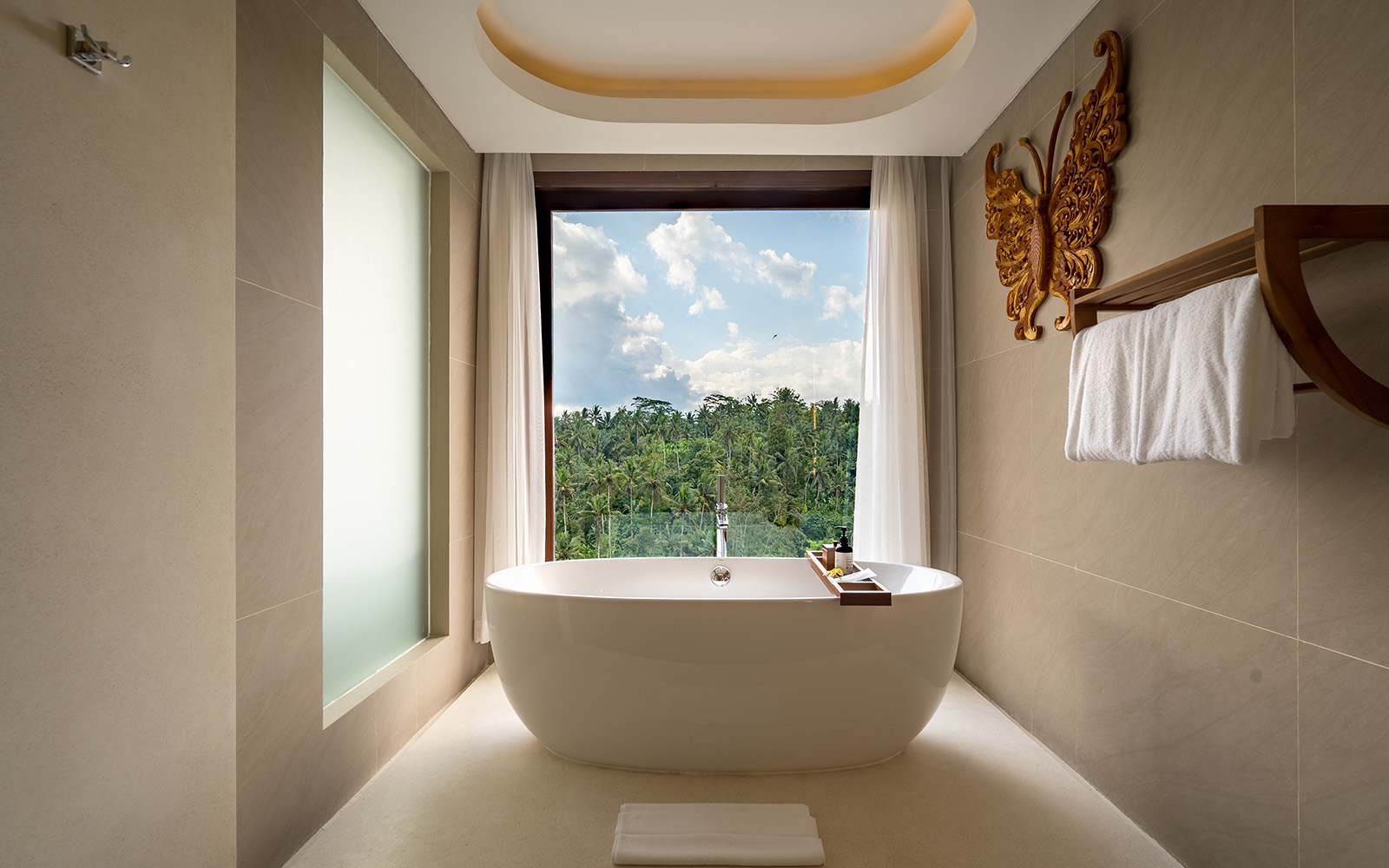 Detail Deluxe Suite Room4