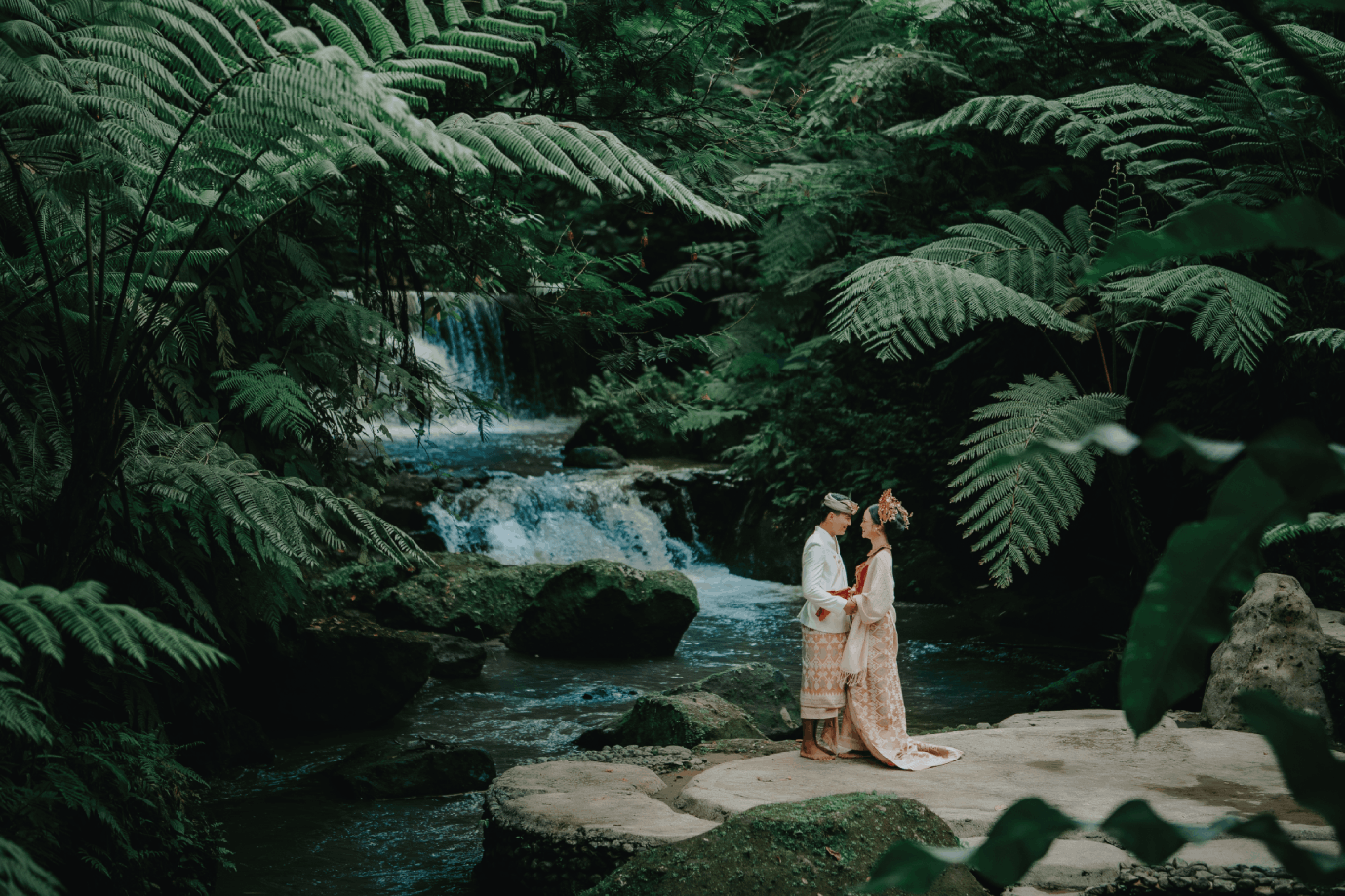 Wedding ceremony at Anandam Wedding Chapel with tropical forest backdrop in Ubud Bali